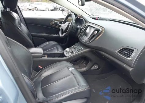 2015 Chrysler 200 C z USA, uszkodzony, nr VIN 1C3CCCCG4FN641196